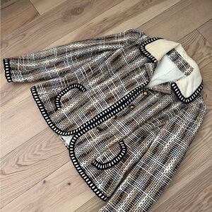 Vintage Elegant Tweed Jacket skirt set with Gold Accents from 60‘s very rare